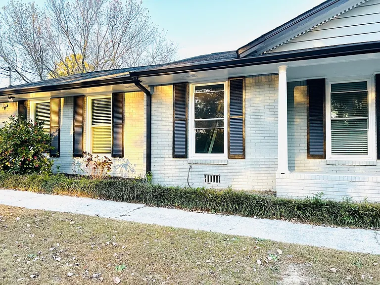 2664 Abington Dr — Photo 3