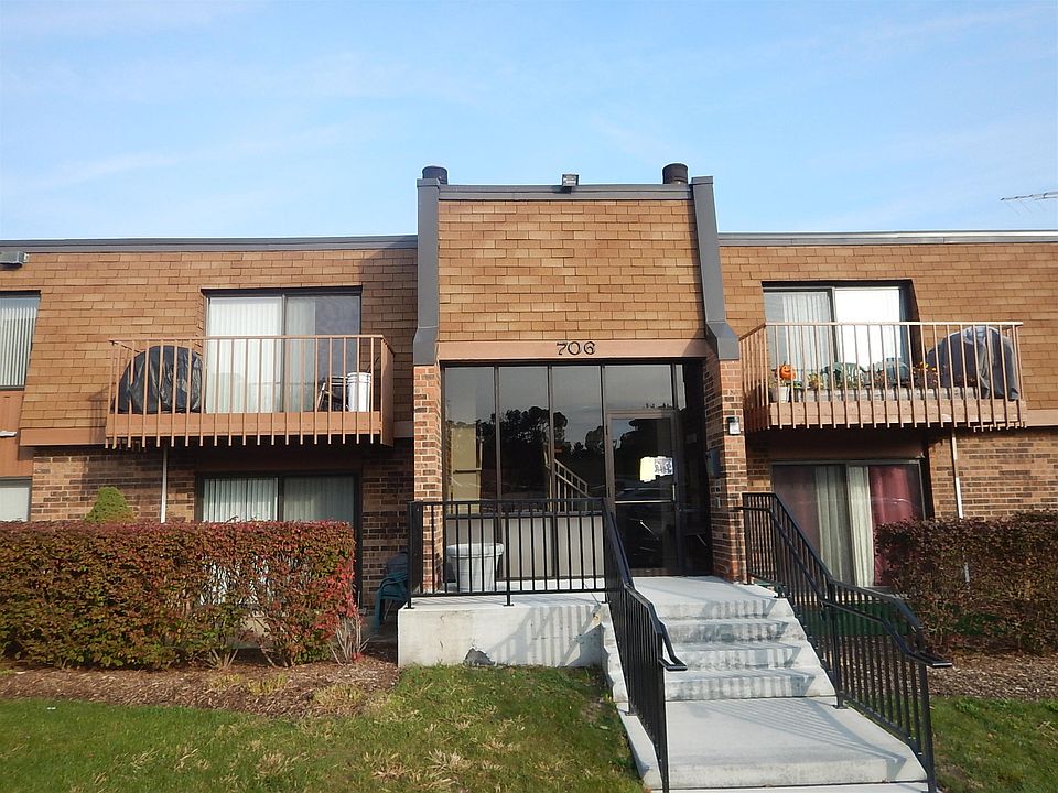 1st image of 706 Tipperary Ct APT 2B