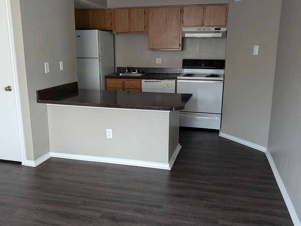 500 Sq Foot One Bedroom