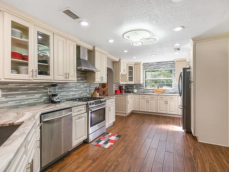 1833 N Keene Rd — Photo 8