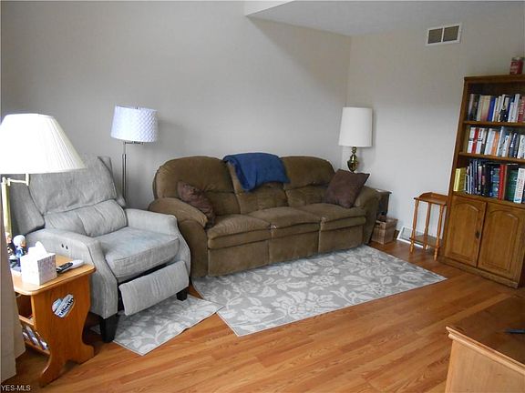 5th image of 4691 Robinwood Dr
