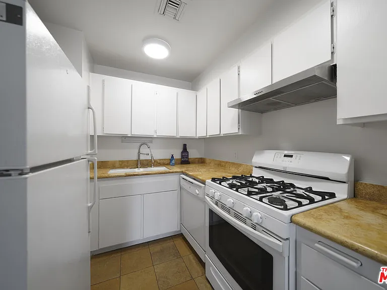800 W 1st St #1807 — Photo 14