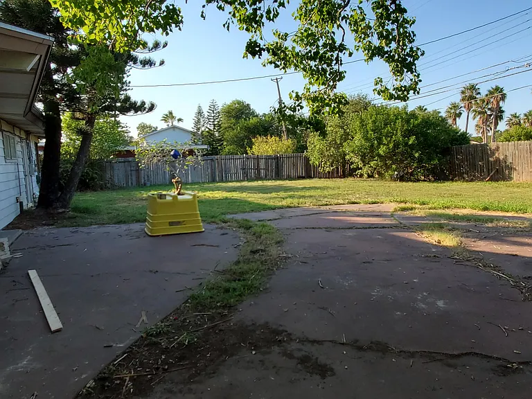 5814 Hinman Dr — Photo 4