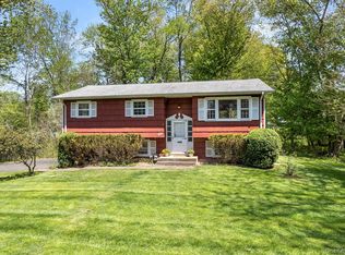 4 Brentwood Dr, New City, NY 10956