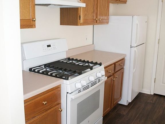 5th image of 182 Hunters Ln NE