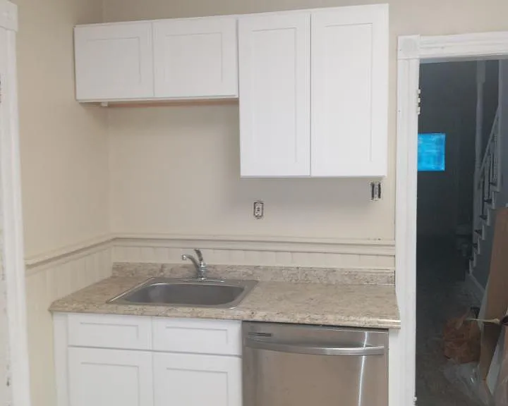 715 Hillside Ave — Photo 2