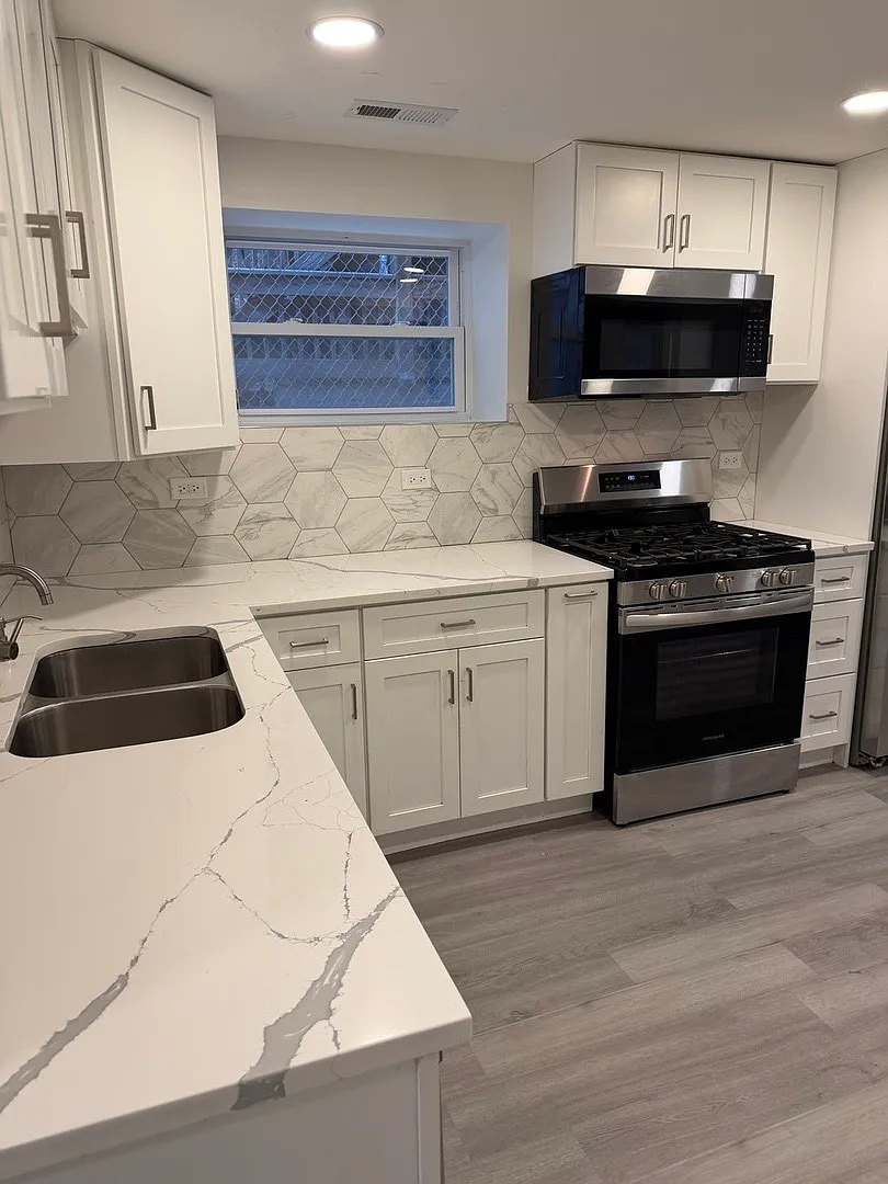3 bed, 1430 sqft, $2,200 — Photo 3