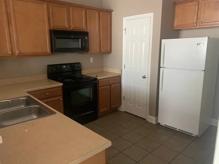 900 Dean Lee Dr #105 — Photo 7