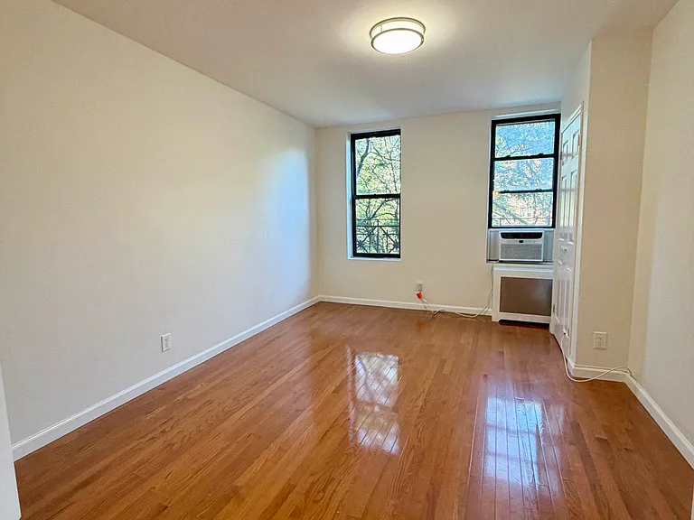 328 E 11th St #12 — Photo 5