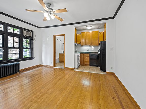 2nd image of 1127 W Farwell Ave Unit 206