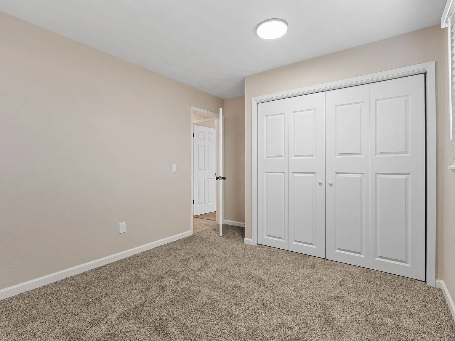 3 bed, 1.5 bath, 1416 sqft, $1,900 — Photo 3