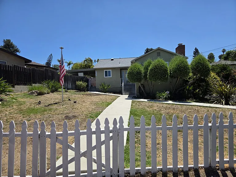 3517 Calavo Dr — Photo 3