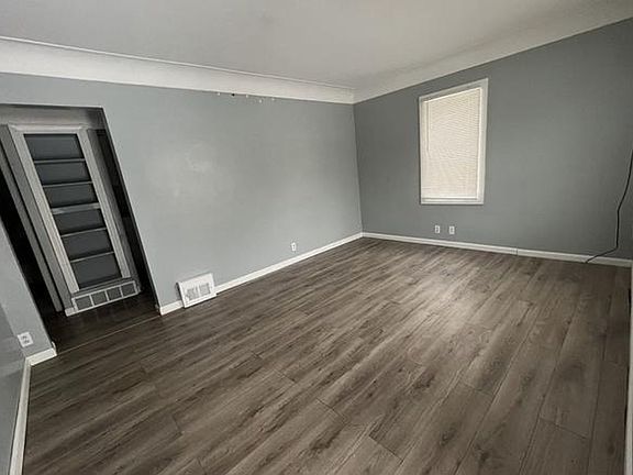 5th image of 2210 Blades Ave