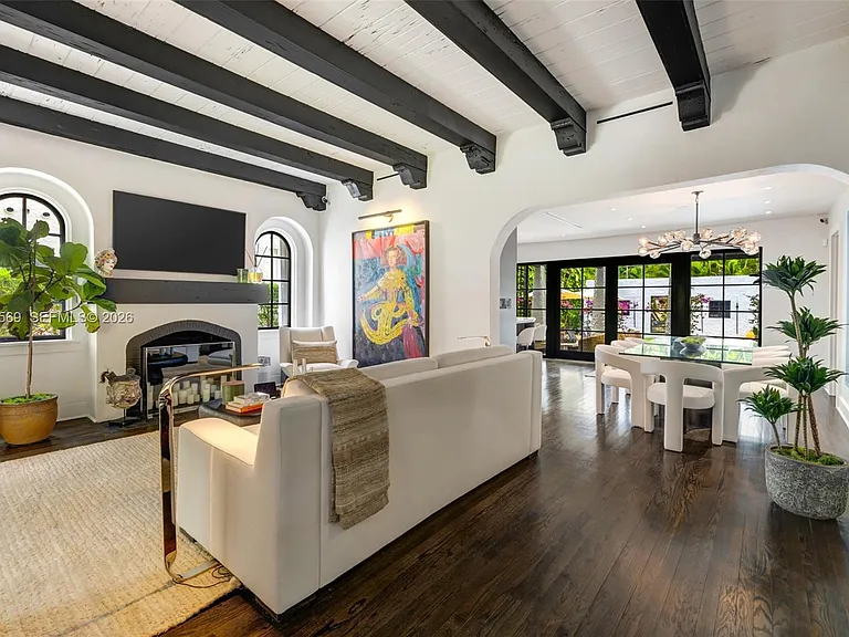 1225 Alhambra Cir — Photo 3