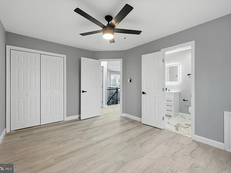 6915 Adel St — Photo 21