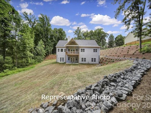 595 Foxwood Dr SE, Concord, NC 28025