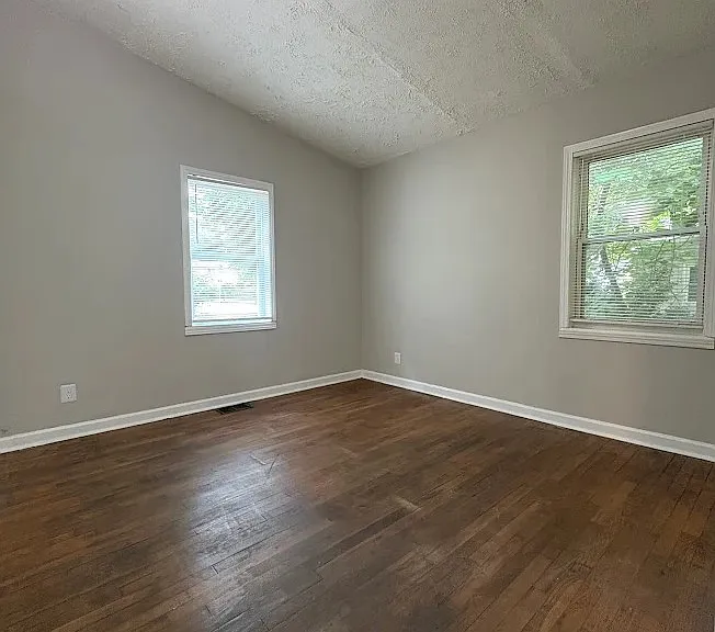 1648 Mary George Ave NW — Photo 8