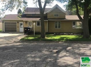 212 E Myrtle St, Laurens, IA 50554