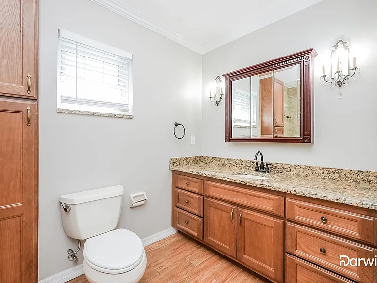 2120 Creekbend Dr — Photo 14