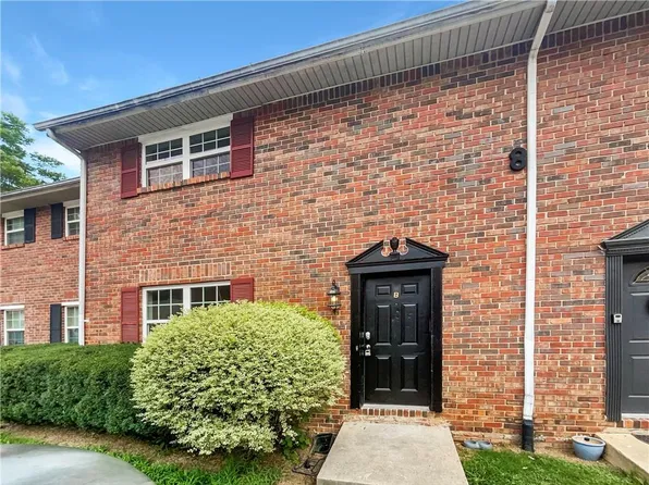 6354 Shannon Pkwy APT 8B, Union City, GA 30291
