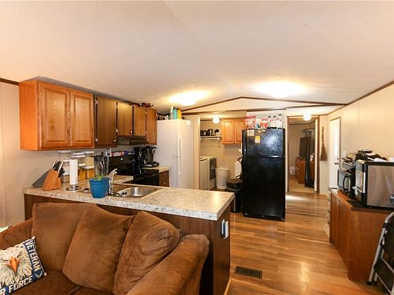 3rd image of 563 Private Road 3551