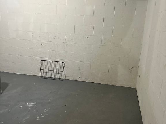 5th image of 1975 Dunbar Dr APT F