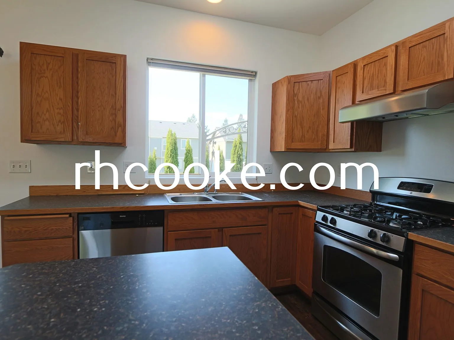 3 bed, 1177 sqft, $2,150 — Photo 4