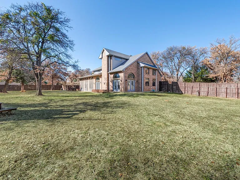 2420 Fawkes Ln — Photo 46