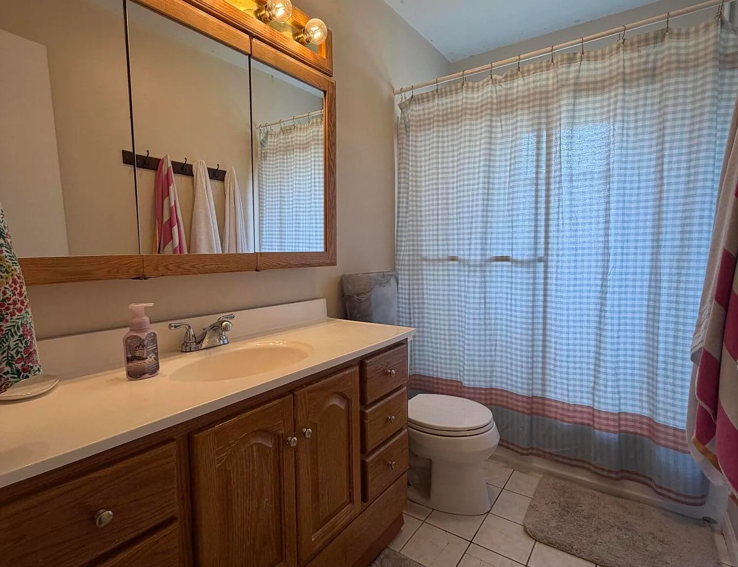 3 bed, 2.0 bath, 1380 sqft, $1,850 — Photo 3