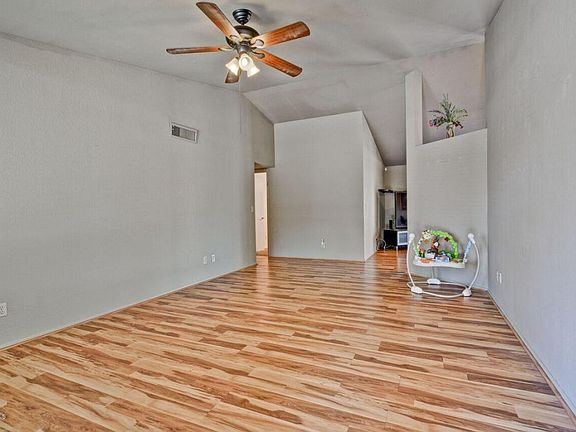 3rd image of 3024 E Charleston Ave