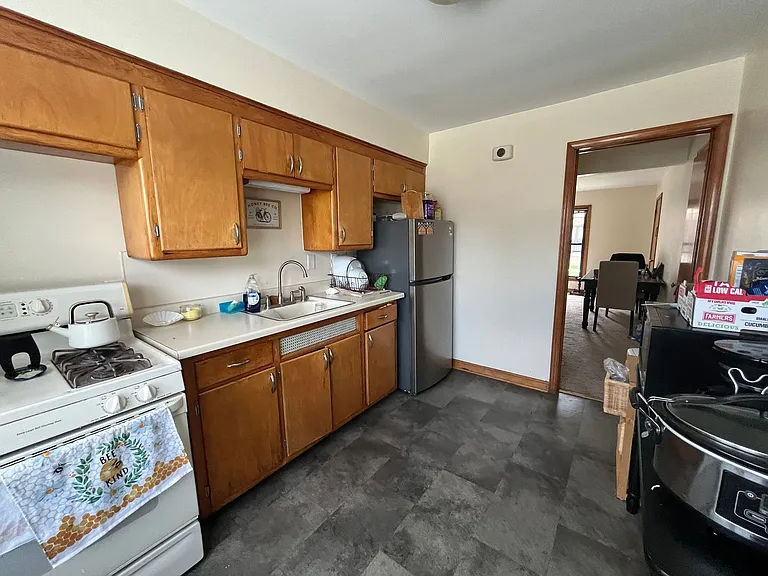 7254 W Center St — Photo 17