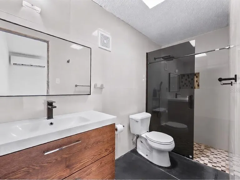 24 Gables Breeze — Photo 10