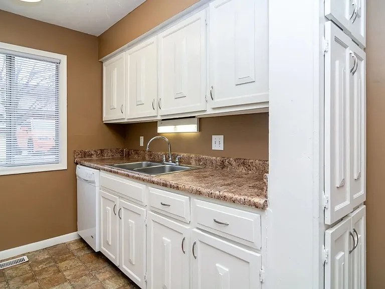 Lake Forest Townhomes — Photo 6