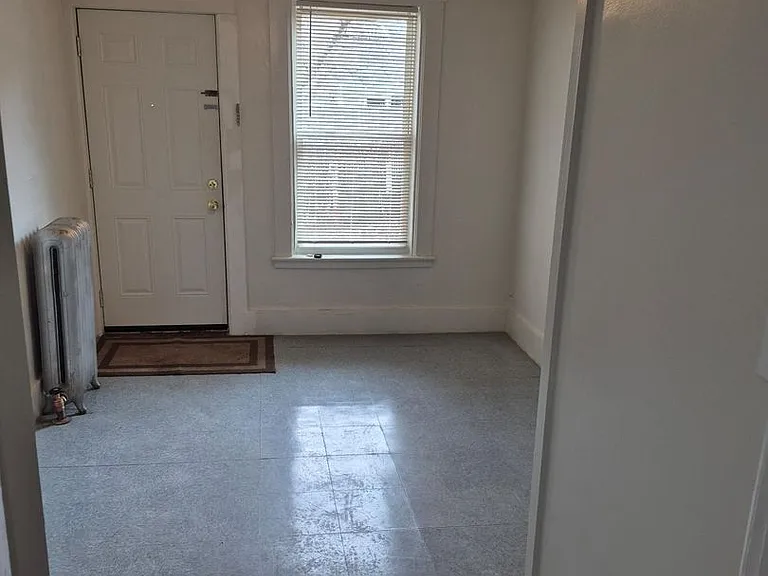 453 Maple St — Photo 5