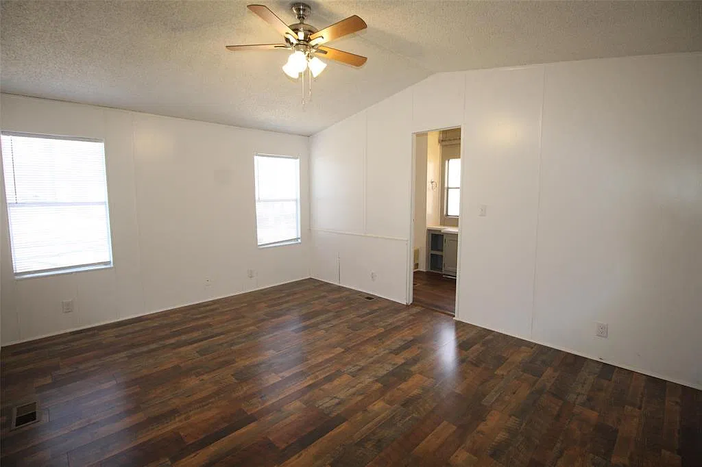 3 bed, 2.0 bath, 1216 sqft, $1,350 — Photo 4