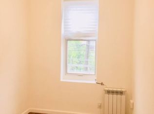 7030 69th Pl, Glendale, NY 11385