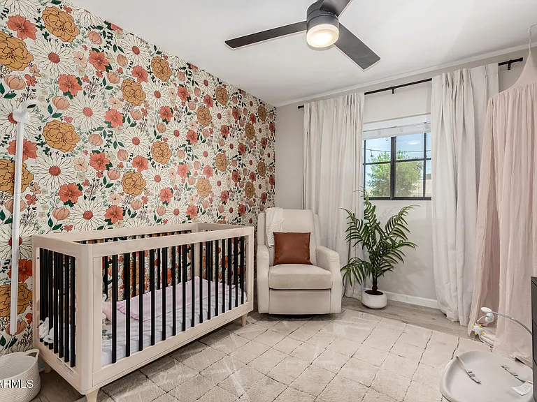 2544 E Pierson St — Photo 28