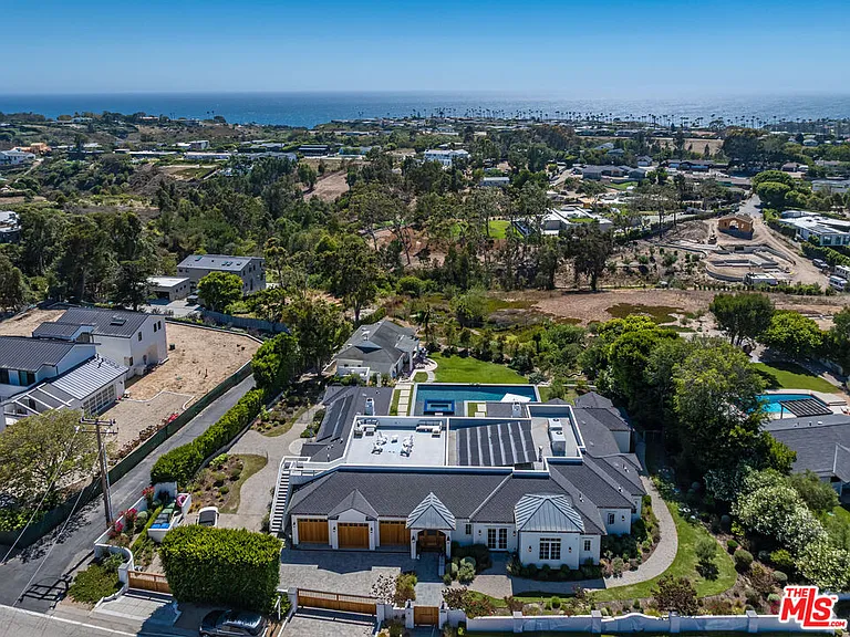 6671 Dume Dr — Photo 47