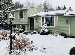 8532 Bayridge Rd, Cicero, NY 13039