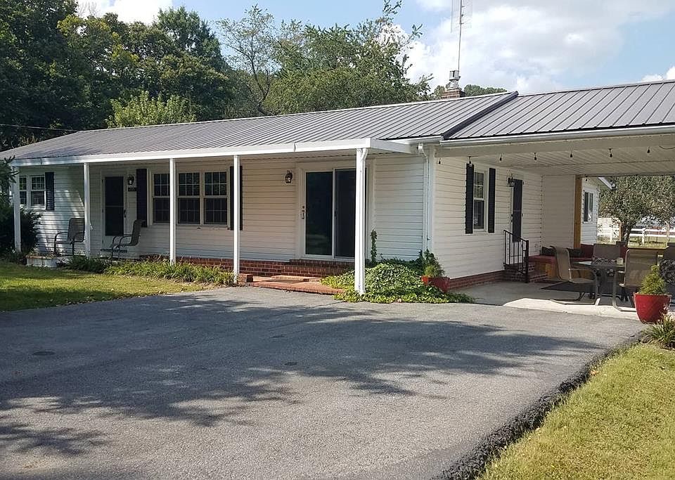 1st image of 615 Appalachian Trail Dr