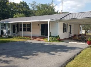 615 Appalachian Trail Dr, Damascus, VA 24236