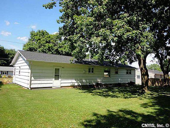 3rd image of 107 Greenhedge Dr