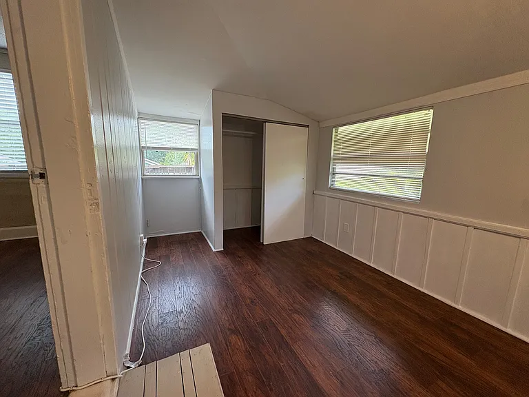 Bed 2 closet