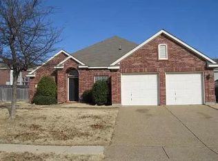 1101 Raspberry Ln, Desoto, TX 75115