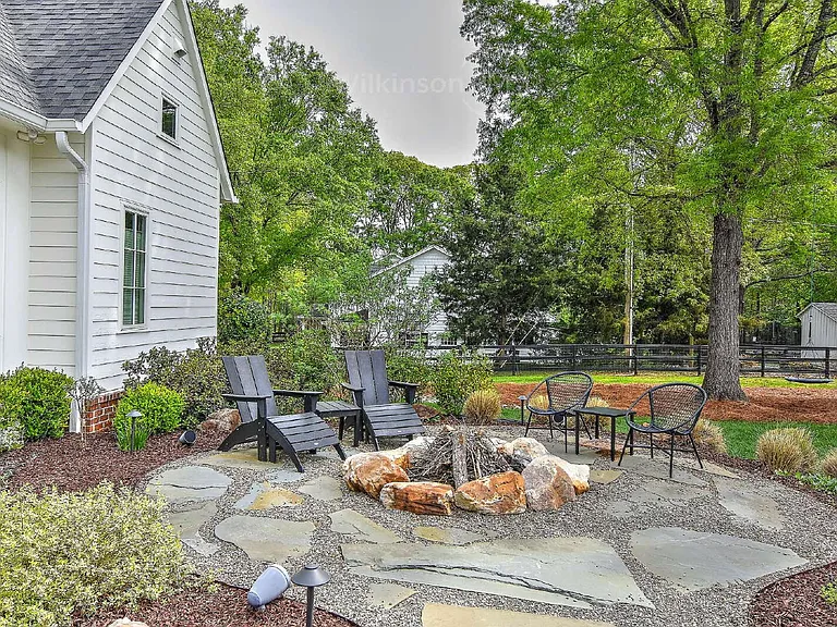 9705 Saddle Ave — Photo 84