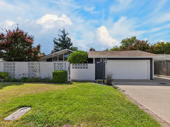 1607 Sierra Gardens Dr, Roseville, CA 95661