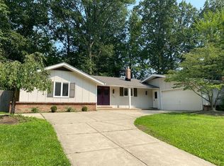 1204 Berwick Ln, South Euclid, OH