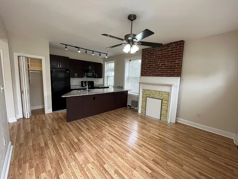 440 S Fairmount St — Photo 6