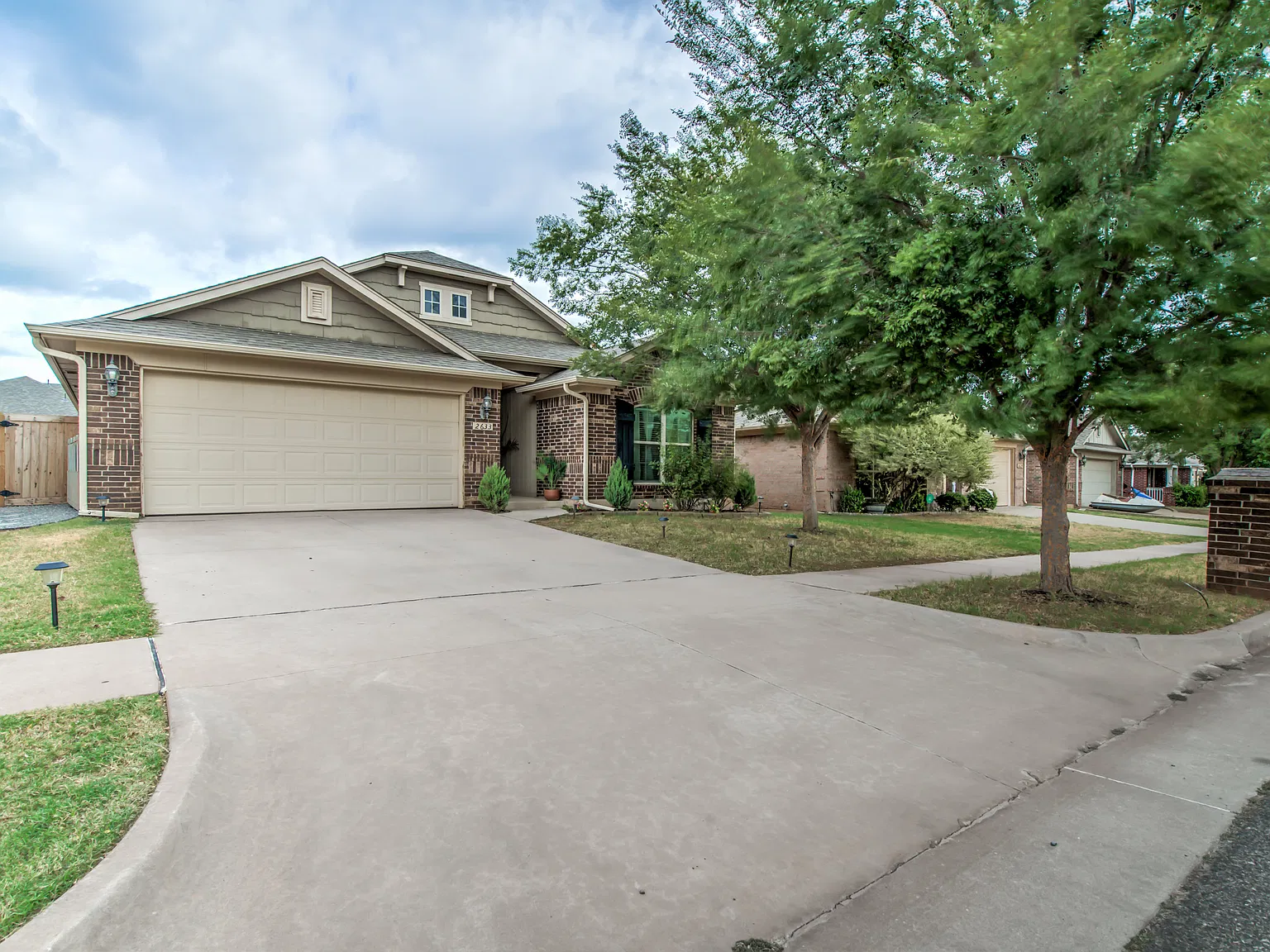 3 bed, 1841 sqft, $2,295 — Photo 3