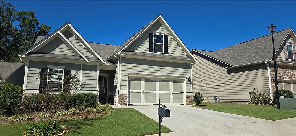4 bed, 3.0 bath, 2057 sqft, $2,350 — Photo 3